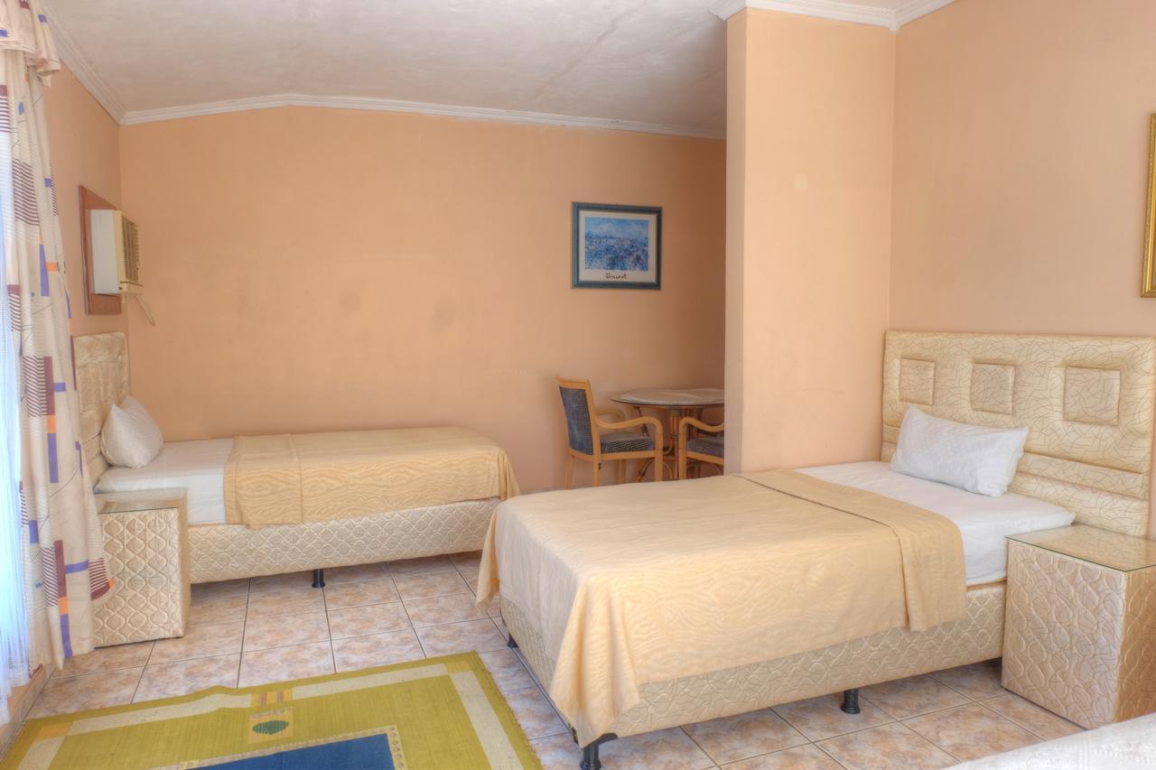 Hotel Independencia Bagian luar foto
